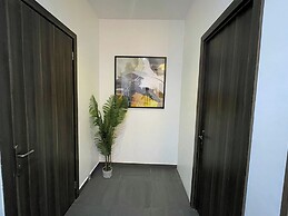 The Azaria Hotel & Apartment