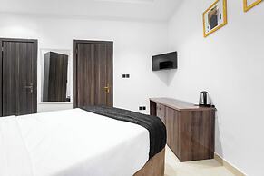 The Azaria Hotel & Apartment
