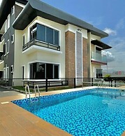 The Azaria Hotel & Apartment