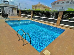 The Azaria Hotel & Apartment