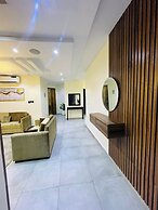 The Azaria Hotel & Apartment