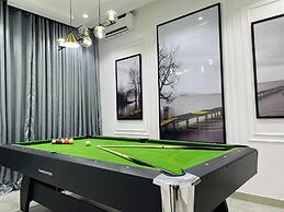The Azaria Hotel & Apartment