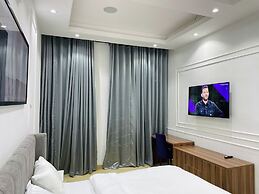 The Azaria Hotel & Apartment