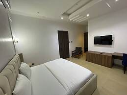 The Azaria Hotel & Apartment