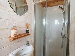 Aston - Shepherd Hut