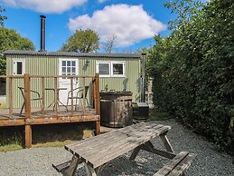 Aston - Shepherd Hut