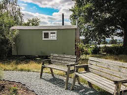 Aston - Shepherd Hut