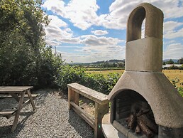 Aston - Shepherd Hut