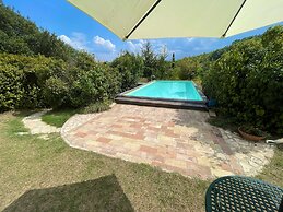 Adam House - Beautiful exc Pool - Sleeps 8