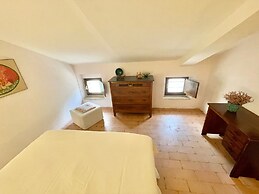 Adam House - Beautiful exc Pool - Sleeps 8