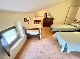 Adam House - Beautiful exc Pool - Sleeps 8