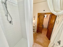 Adam House - Beautiful exc Pool - Sleeps 8