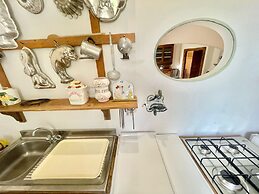 Adam House - Beautiful exc Pool - Sleeps 8