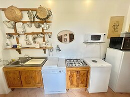 Adam House - Beautiful exc Pool - Sleeps 8