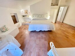 Adam House - Beautiful exc Pool - Sleeps 8