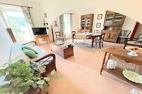 Adam House - Beautiful exc Pool - Sleeps 8