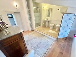 Adam House - Beautiful exc Pool - Sleeps 8