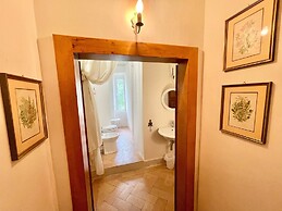 Adam House - Beautiful exc Pool - Sleeps 8