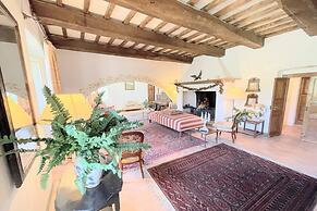 Adam House - Beautiful exc Pool - Sleeps 8