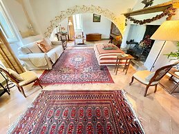 Adam House - Beautiful exc Pool - Sleeps 8