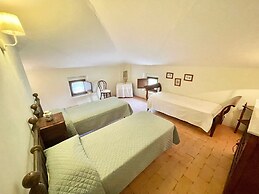 Adam House - Beautiful exc Pool - Sleeps 8