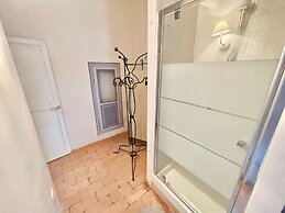 Adam House - Beautiful exc Pool - Sleeps 8