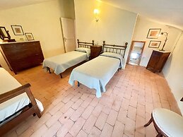 Adam House - Beautiful exc Pool - Sleeps 8