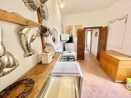 Adam House - Beautiful exc Pool - Sleeps 8