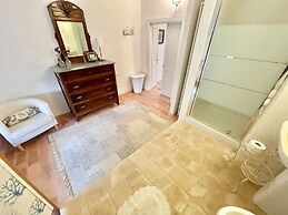 Adam House - Beautiful exc Pool - Sleeps 8