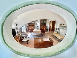 Adam House - Beautiful exc Pool - Sleeps 8