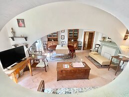 Adam House - Beautiful exc Pool - Sleeps 8