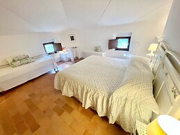 Adam House - Beautiful exc Pool - Sleeps 8