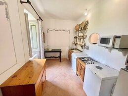 Adam House - Beautiful exc Pool - Sleeps 8