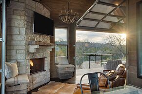 Sotol by Avantstay Direct River Access + Views