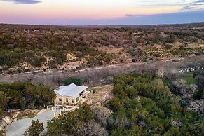 Sotol by Avantstay Direct River Access + Views