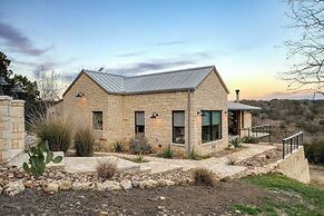 Sotol by Avantstay Direct River Access + Views