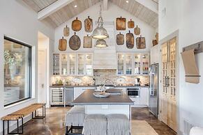 Sotol by Avantstay Direct River Access + Views