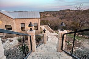 Sotol by Avantstay Direct River Access + Views