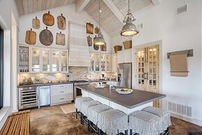 Sotol by Avantstay Direct River Access + Views