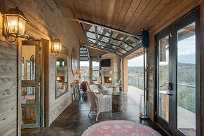 Sotol by Avantstay Direct River Access + Views