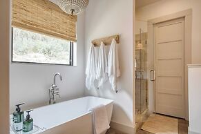 Sotol by Avantstay Direct River Access + Views