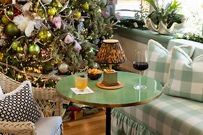The Dunlin, Auberge Collection