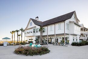The Dunlin, Auberge Collection