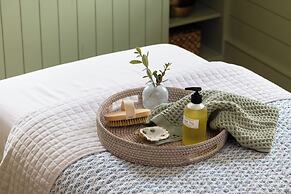 The Dunlin, Auberge Collection