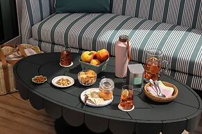 The Dunlin, Auberge Collection