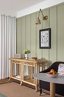 The Dunlin, Auberge Collection