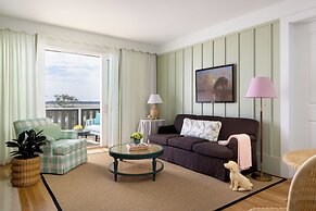 The Dunlin, Auberge Collection