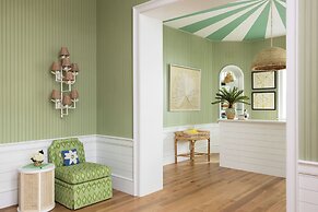 The Dunlin, Auberge Collection
