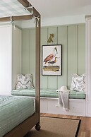 The Dunlin, Auberge Collection