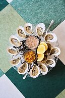 The Dunlin, Auberge Collection